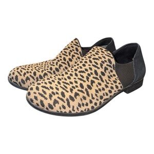 Cleo’s by Sketchers Air Cooled Memory Foam Knit Cheetah GUC in Box size 6.5 SHAR